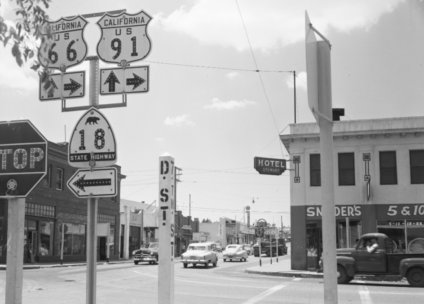 intersection - Lifornia Us California Us 66 91 Top 18 State Highway St Hotel B Sn Der'S 5&10